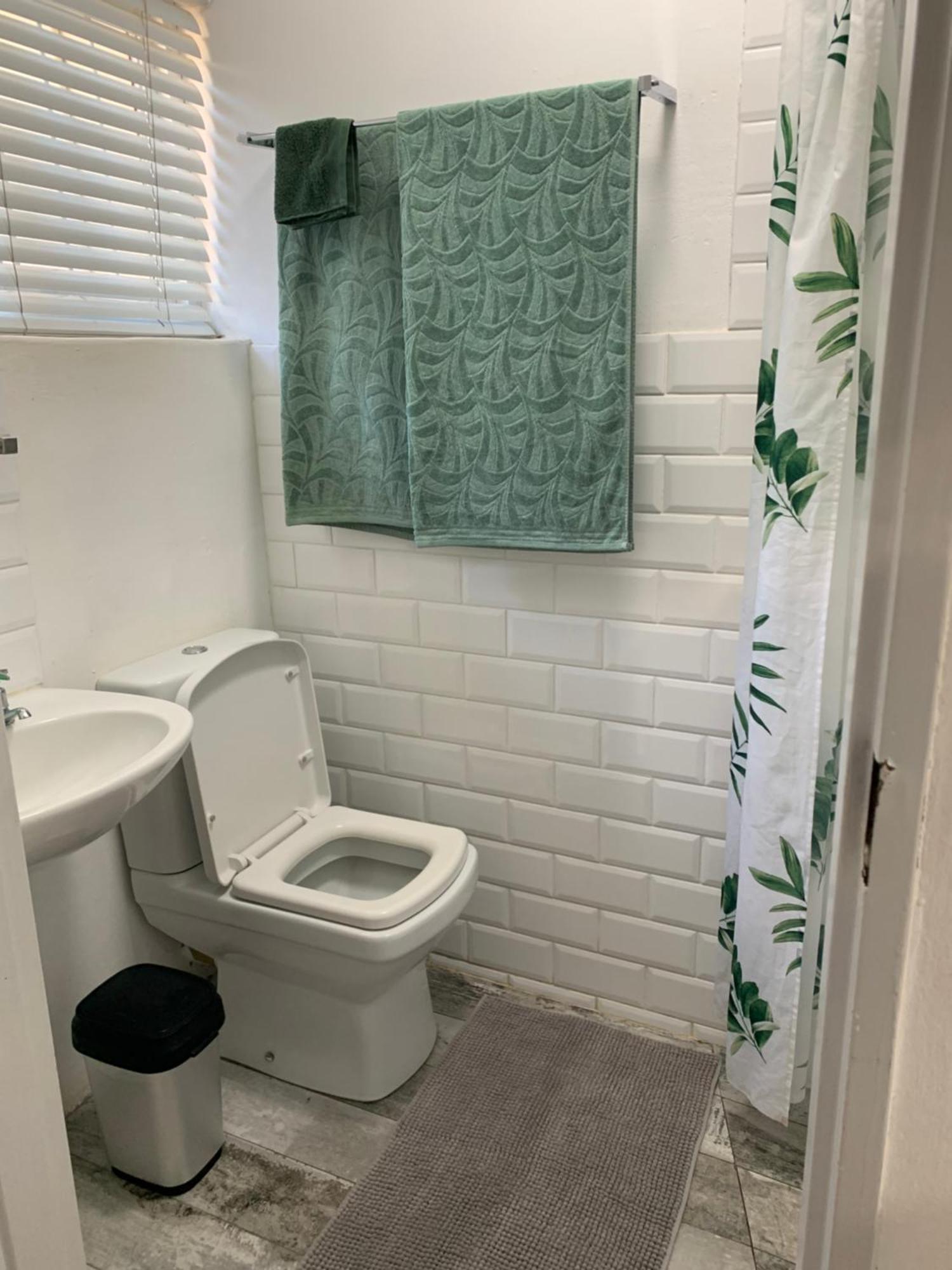 Just A Bed Apartment Stellenbosch Bagian luar foto